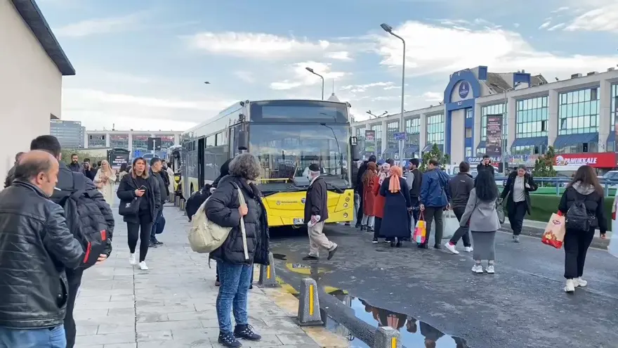 İstanbul’da metro hattında bakım çalışması | Yolcular İETTotobüsleriyle taşınıyor 3
