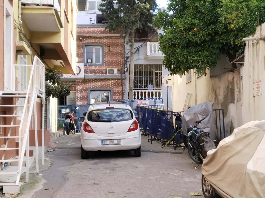 İzmir'de kan donduran olay: Otomobilinde kadın cesediyle karakola gitti 4