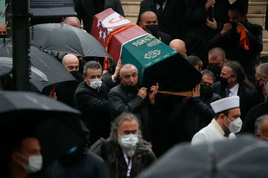 Eski Galatasaray Kulübü Başkanı Mustafa Cengiz son yolculuğuna uğurlandı 5