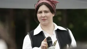 Yasemin Sakallıoğlu "Bahar" dizisine konuk oluyor: Hasibe karakterini canlandıracak Yasemin Sakallıoğlu "Bahar" dizisine konuk oluyor: Hasibe karakterini canlandıracak