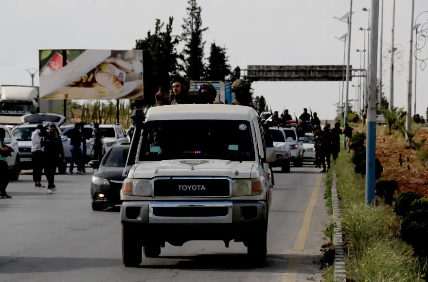 PKK/YPG'li 250 terörist Halep'ten çekilmeye başladı 2