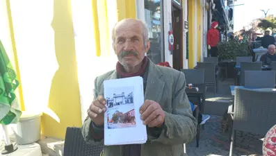 Dedesi Bulgaristan'dan getirmiş: 65 sene önce aldığı fotoğrafı 10 liraya satıyor