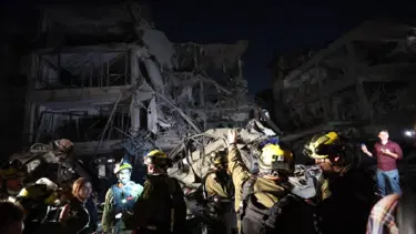 İsrail'de 9 bina tamamen yıkıldı, 3 kişi öldü