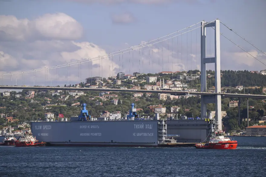 BOĞAZ GEMİ TRAFİĞİNE KAPATILDI 1