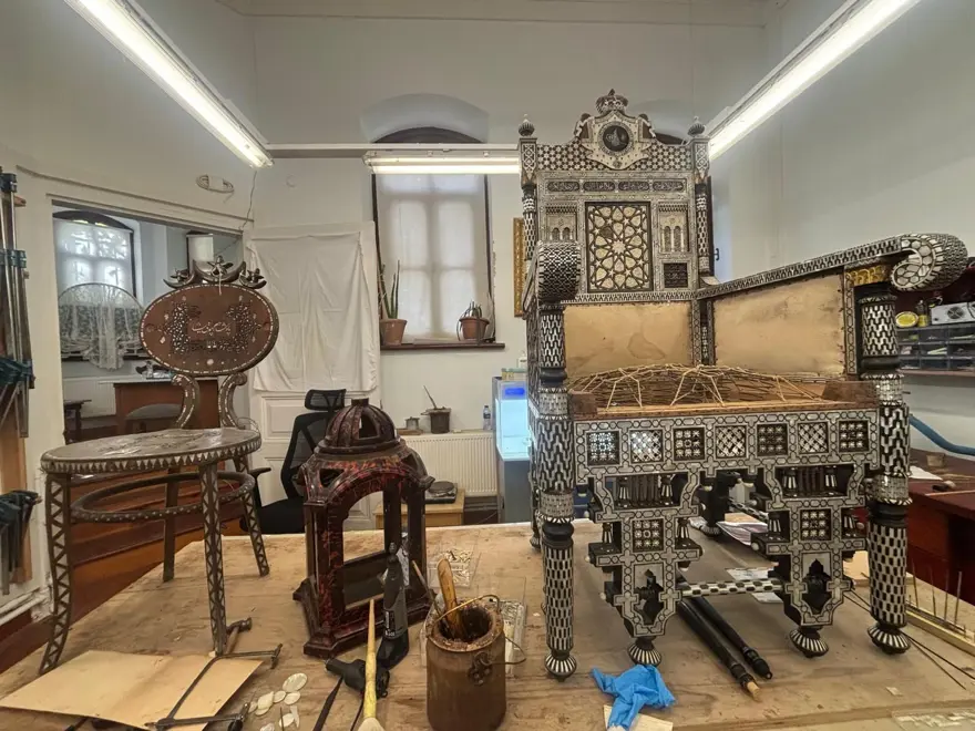 Topkapı ve Dolmabahçe Sarayı’nın eserleri̇ restore ediliyor 2 Topkapı ve Dolmabahçe Sarayı’nın eserleri̇ restore ediliyor 2