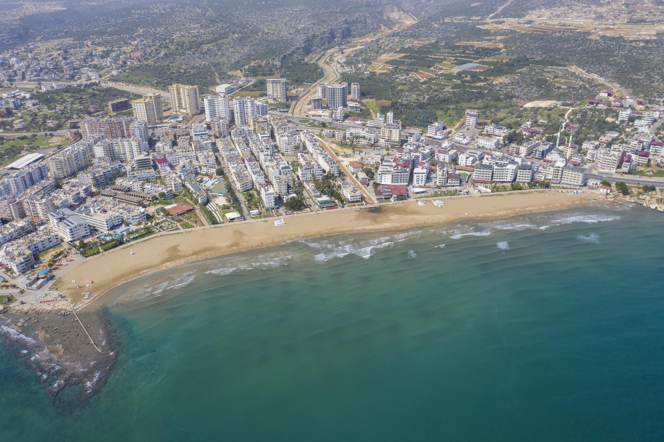 Mersin'de vinç ile minibüs arasına sıkışan operatör öldü