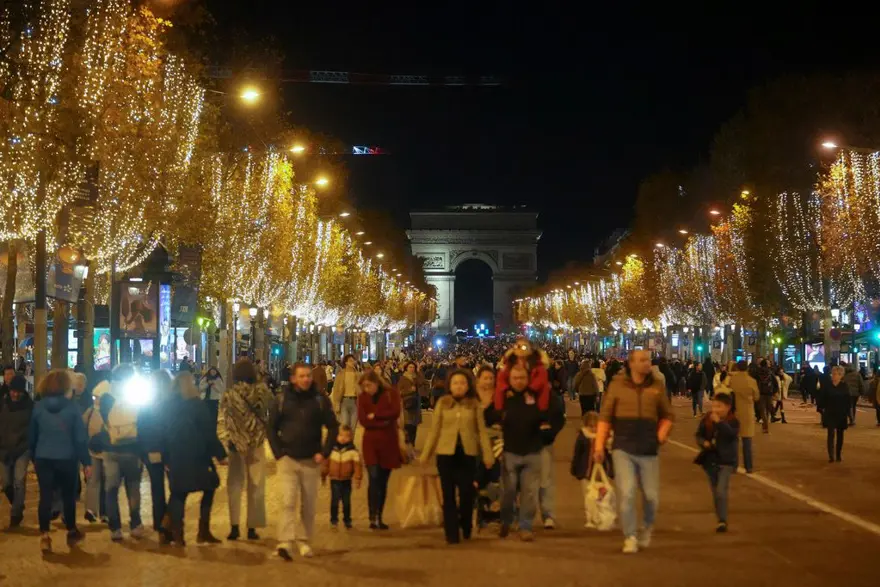 "PARİS'İN İHTİŞAMI" 3