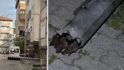 İşçinin yaslandığı aydınlatma direği devrildi