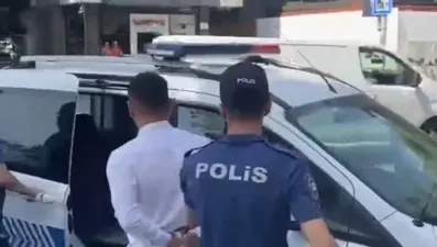 Ambulansın önünü kesip hasta var mı diye kontrol eden şüpheliler yakalandı: 1'i tutuklandı