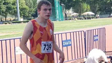 Anthony George Smith, 200 metrede Türkiye rekoru kırarak finale yükseldi