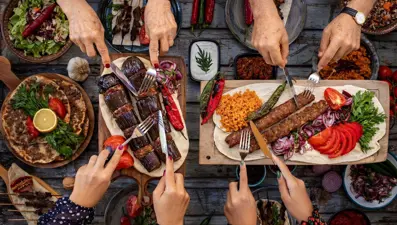 Yabancıların bayıla bayıla yediği 20 Türk yemeği belli oldu: Zirvedeki lezzetin tadına doyum olmuyor
