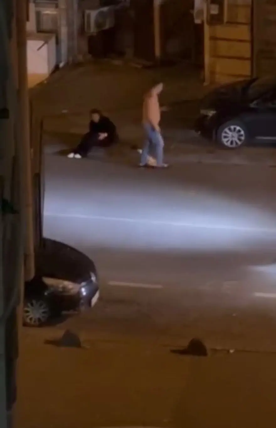 İstanbul’dahamile kadına sokak ortasında şiddet 1 İstanbul’dahamile kadına sokak ortasında şiddet 1