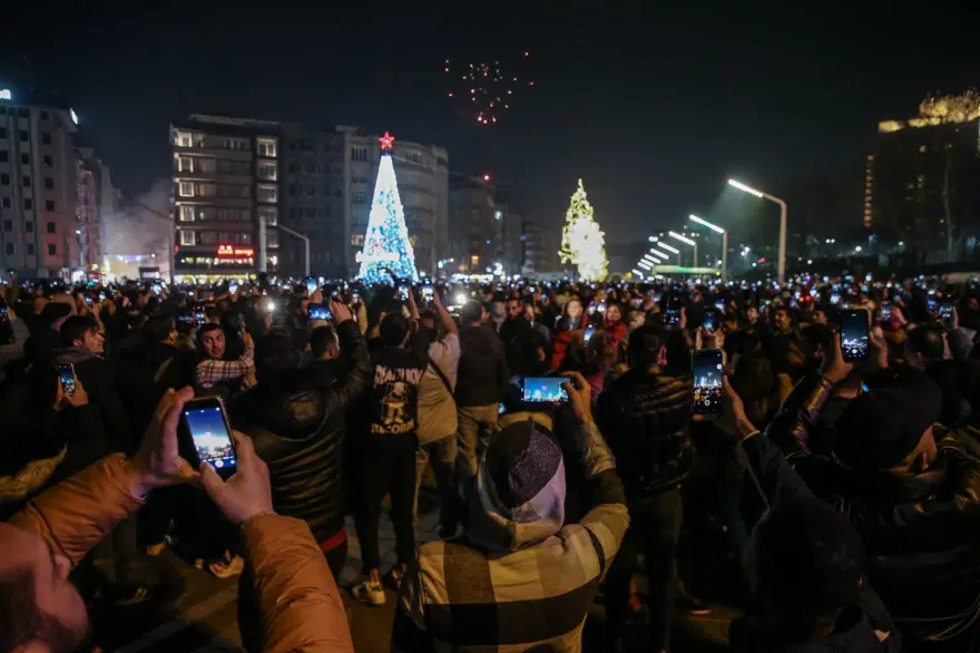 Türkiye 2023'e "Merhaba" dedi! İstanbul'da yeni yıl coşkusu 4
