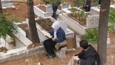 İki metrekarelik mezarı paylaşamadılar