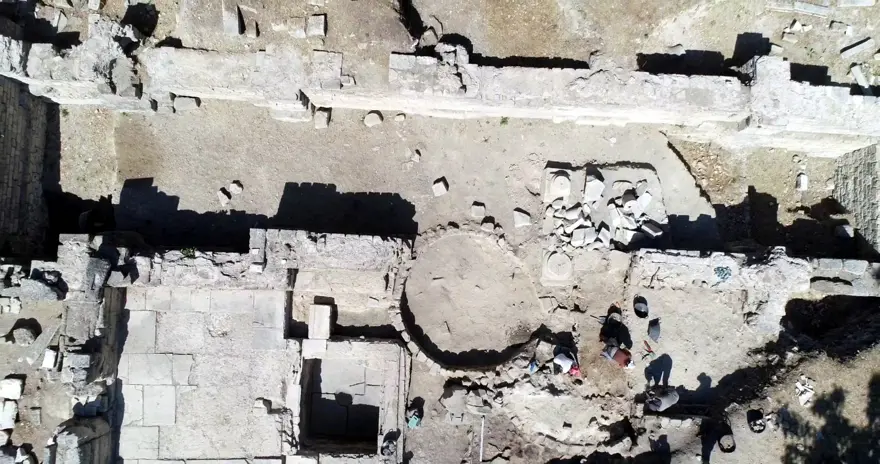 ''ZEYTİN YAĞI VE ŞARAP İŞLİĞİ KOMPLEKSİ İLE KARŞILAŞTIK'' 2 ''ZEYTİN YAĞI VE ŞARAP İŞLİĞİ KOMPLEKSİ İLE KARŞILAŞTIK'' 2