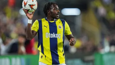 Bright Osayi-Samuel, ilk kez kırmızı kart gördü