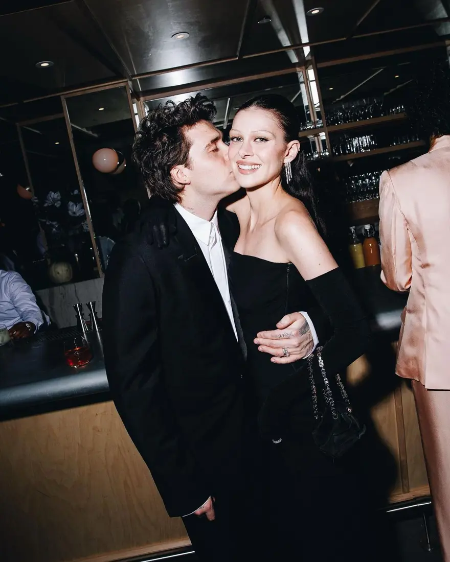 EŞİ İÇİN YAPTIRDIĞI DÖVMELERLE GÜNDEMDE 2