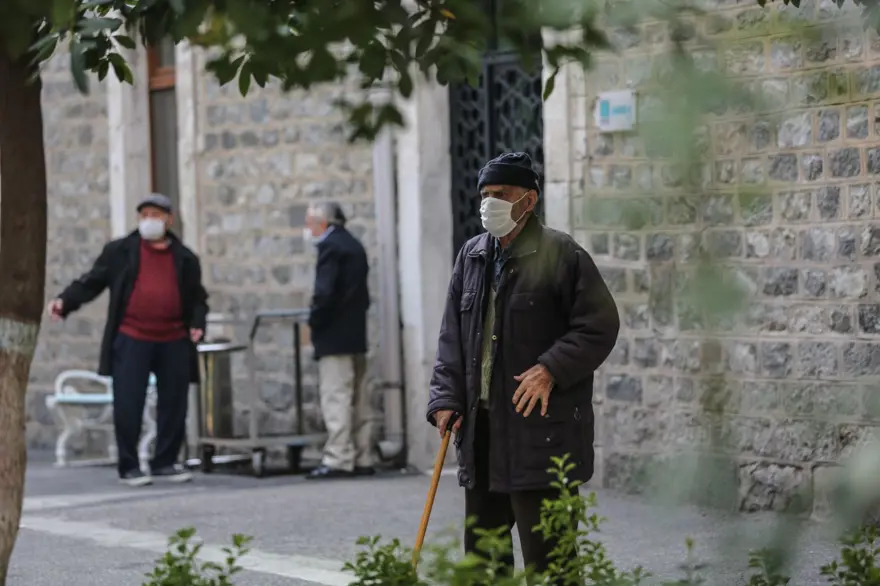 Türkiye'de ilk vaka görüldüğü gün kapılar kapandı! Darülaceze'de 'kapalı' 9 ay 15 Türkiye'de ilk vaka görüldüğü gün kapılar kapandı! Darülaceze'de 'kapalı' 9 ay 15