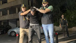 İstanbul'da iki polisi vuran cinayet zanlısı yakalandı İstanbul'da iki polisi vuran cinayet zanlısı yakalandı