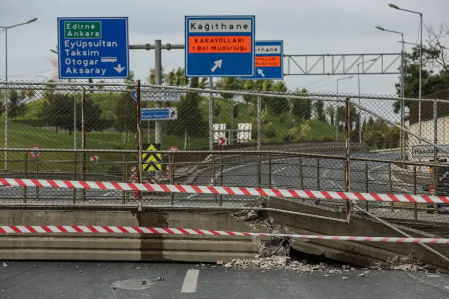 Eyüpsultan'da üst geçit çöktü 5 Eyüpsultan'da üst geçit çöktü 5