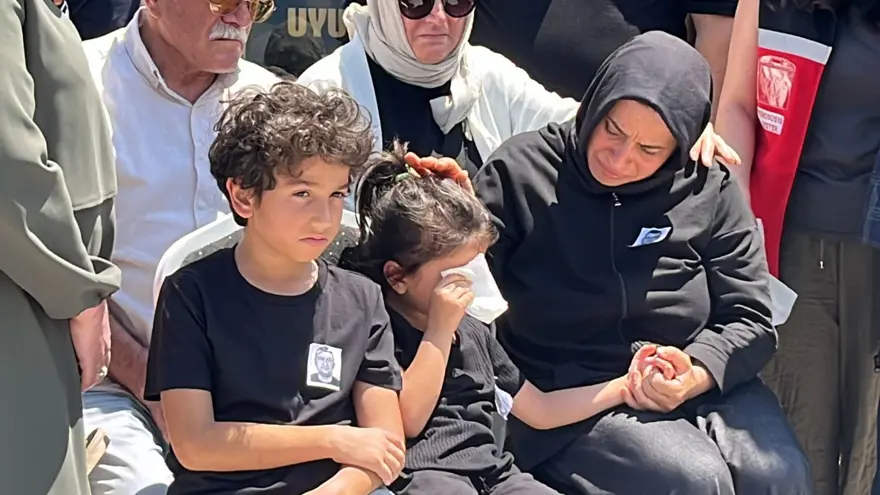 Öldürülen lise müdür yardımcısı son yolculuğuna uğurlandı 2 Öldürülen lise müdür yardımcısı son yolculuğuna uğurlandı 2