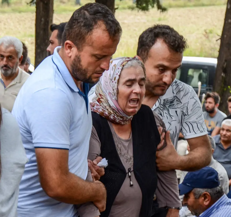 Genç Melike 1 hafta süren yaşam savaşını kaybetti 4 Genç Melike 1 hafta süren yaşam savaşını kaybetti 4