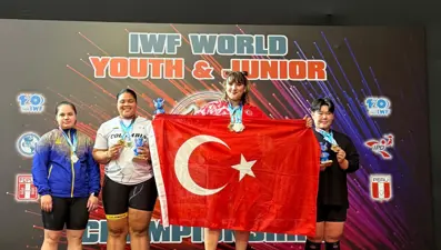 Milli halterci Fatmagül Çevik, dünya şampiyonu oldu