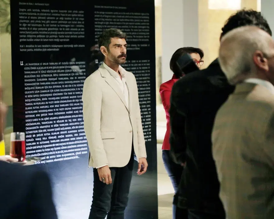 Güvercin, Kenan, Mehmet Ali Nuroğlu, Güvercin dizisi 16 Güvercin, Kenan, Mehmet Ali Nuroğlu, Güvercin dizisi 16
