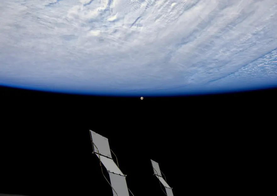 Çok uzaklardan Dünya 15