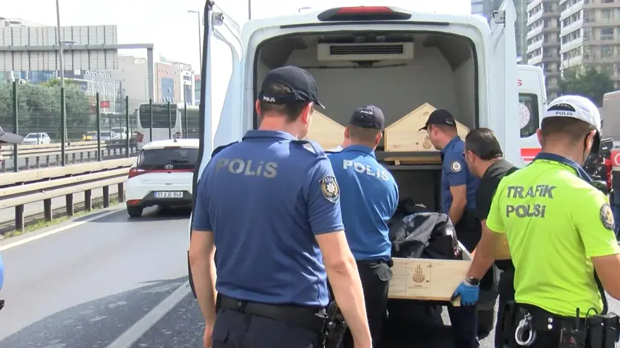 İstanbul’datrafiği kilitleyen ölümlü kaza 4