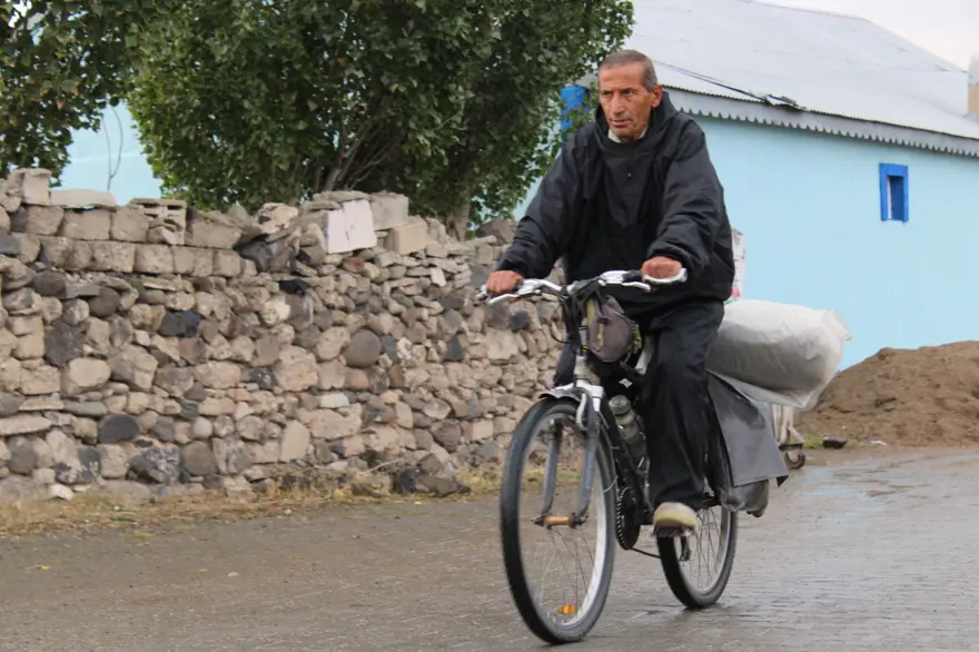 40 yıldır pedal çeviriyor: Dünya barışı için 80 ülke gezdi 40 yıldır pedal çeviriyor: Dünya barışı için 80 ülke gezdi