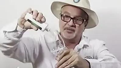 AIDS ve Covid-19 tedavisi için "mucize ilaç" yalanı: Sanal kilise lideri hakim karşısında