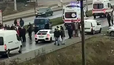Sakarya’da tır ile sürücü kursu aracı çarpıştı: 4 yaralı