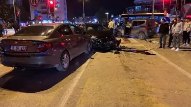 Kırmızı ışık ihlali kazaya neden oldu: 3 kişi yaralandı
