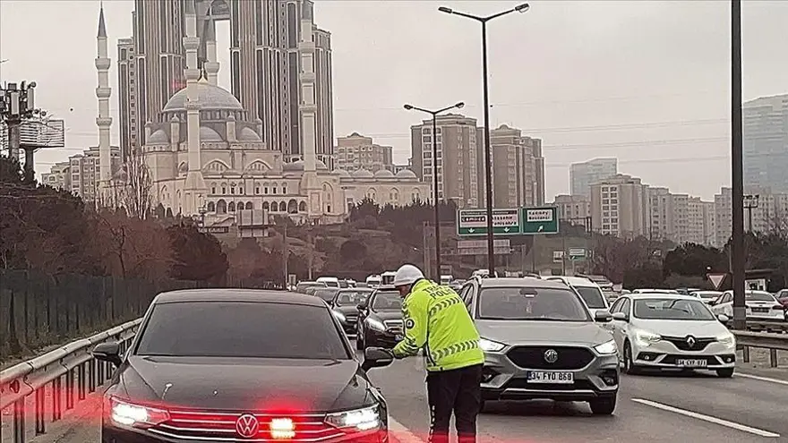 EHLİYETE EL KONULMA VE TRAFİKTEN MEN EDİLME 1 EHLİYETE EL KONULMA VE TRAFİKTEN MEN EDİLME 1