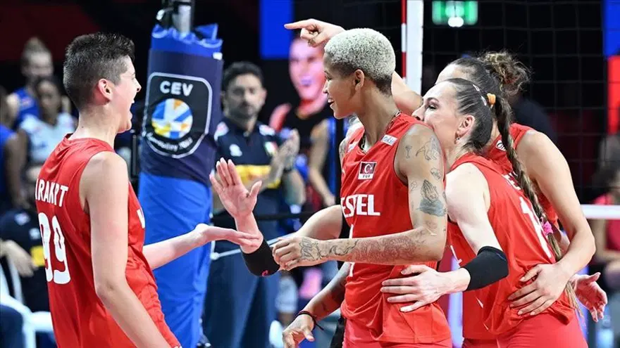 KAPTAN EDA ERDEM'DEN MAÇ SONU DEĞERLENDİRMESİ 5 KAPTAN EDA ERDEM'DEN MAÇ SONU DEĞERLENDİRMESİ 5