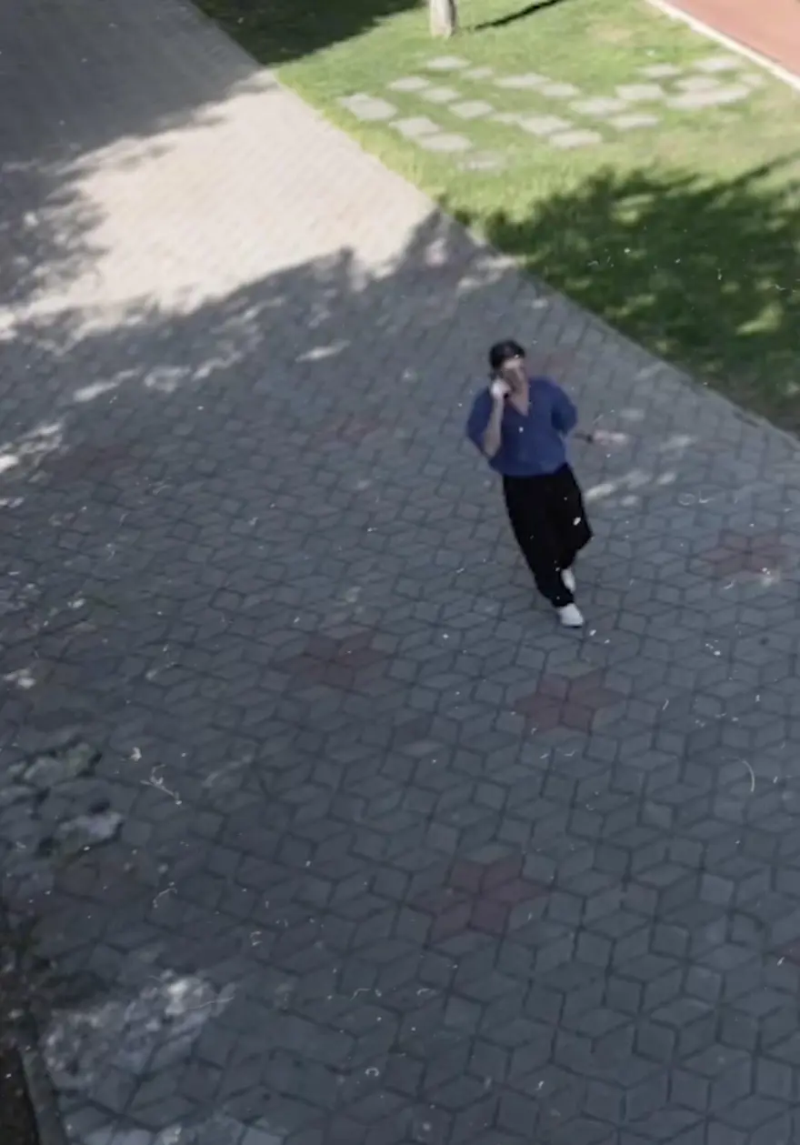 14 bin 407 liralıkceza aklına geldi, kameraya bakıp özür diledi 