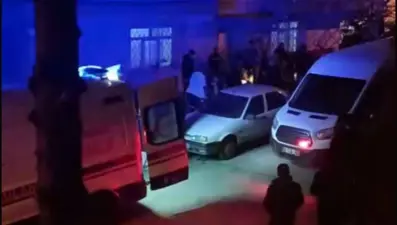 Sokakta tartıştığı husumetlisini tabancayla öldürdü