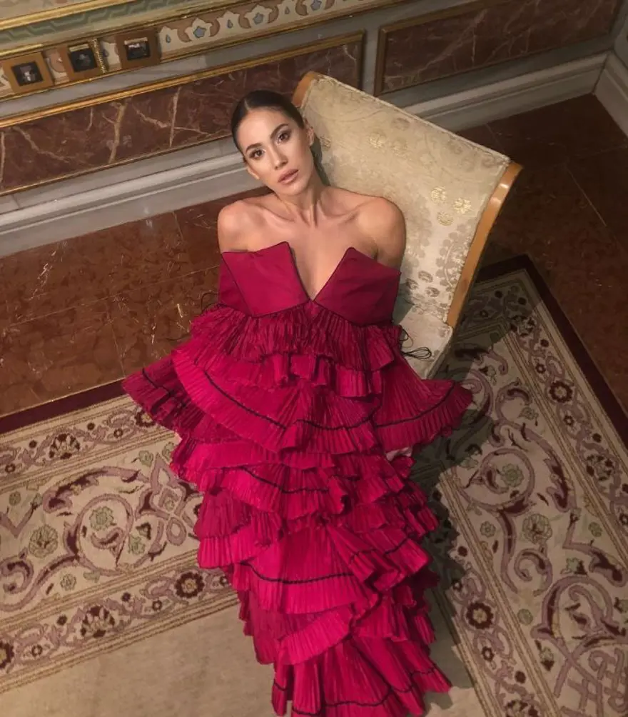 Ünlü manken Dilara Kurşun vize almak isterken dolandırıldı 8 Ünlü manken Dilara Kurşun vize almak isterken dolandırıldı 8