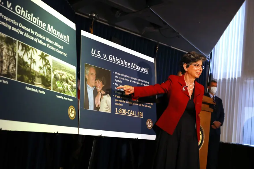 Jeffrey Epstein'in eski kız arkadaşı Ghislaine Maxwell'i yakalamak için 5 milyon dolar 