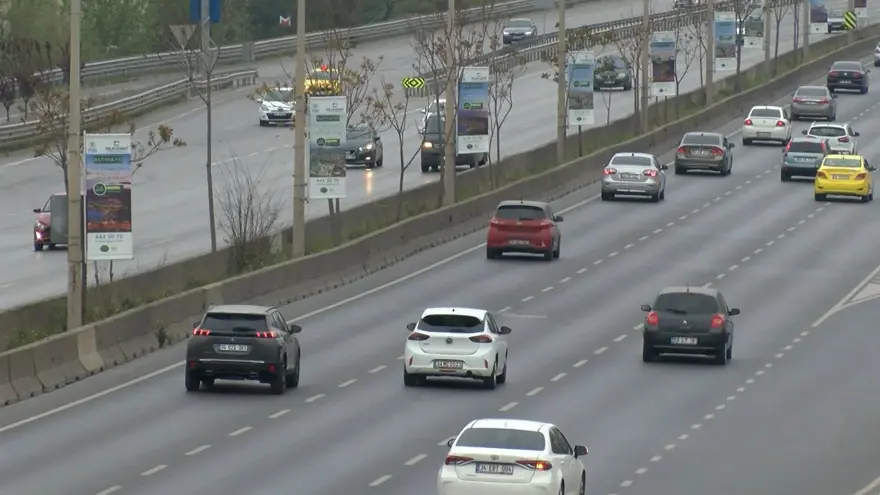 Bayramın ilk gününde yollar boş kaldı 