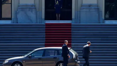 Hollanda’da koalisyon hükümeti istifasını Kral Willem-Alexander'a sundu