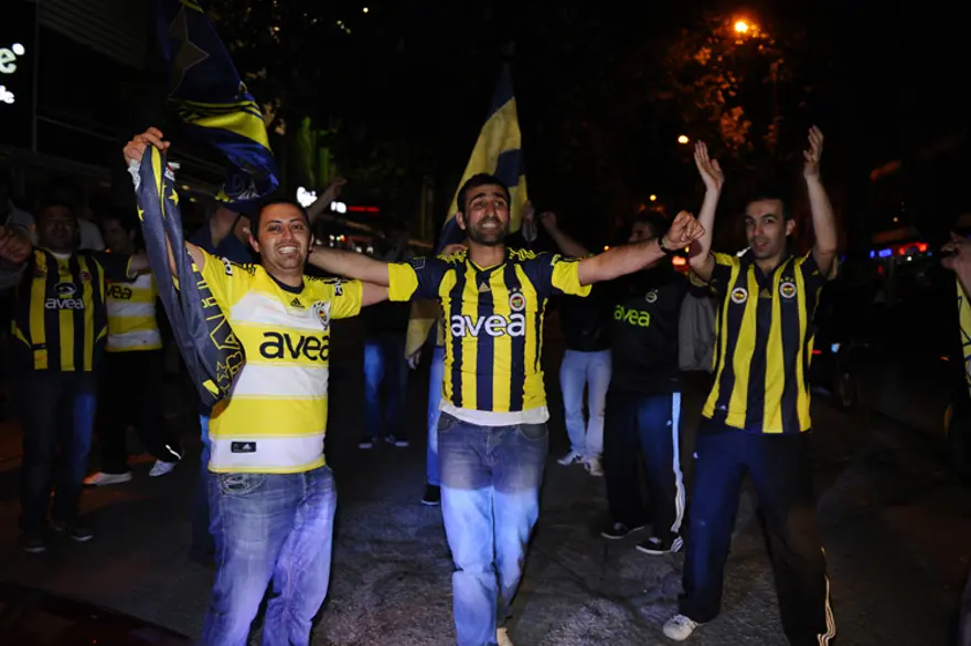 Her yer sarı lacivert 36