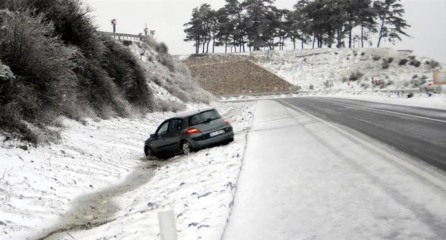 İstanbul'da kar yüzünü gösterdi 2