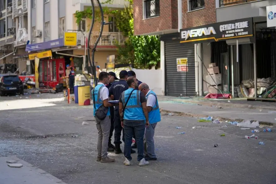 İzmir Torbalı’da patlama sonrası hasar tespit çalışmalarıbaşladı 9