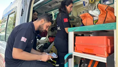 Otomobilin çarpıştığı yaya yaralandı