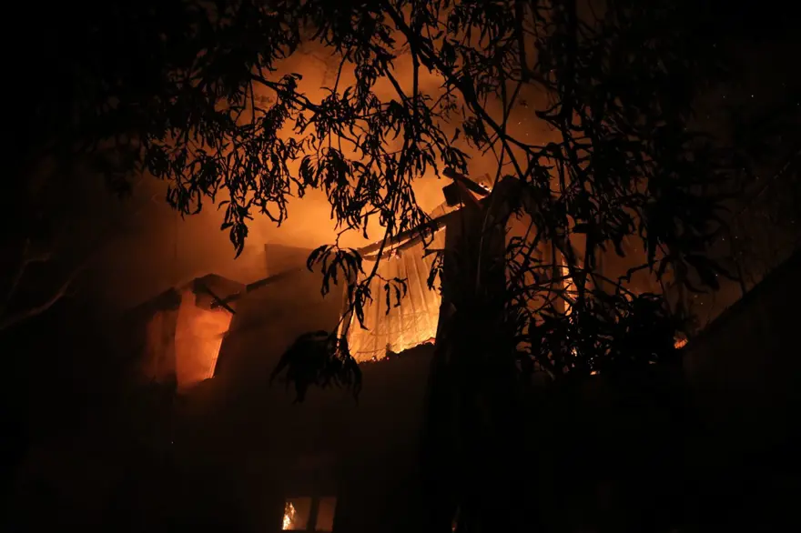 Sri Lanka'da son durum: Başbakan ve Devlet Başkanı'ndan istifa kararı 12 Sri Lanka'da son durum: Başbakan ve Devlet Başkanı'ndan istifa kararı 12