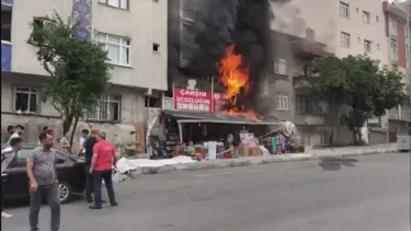 Bağcılar'da hediyelik eşya dükkanında yangın