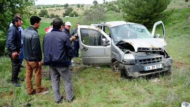 Takla atan otomobildeki çocuk öldü