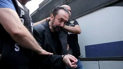 Adnan Oktar Van'a nakledildi